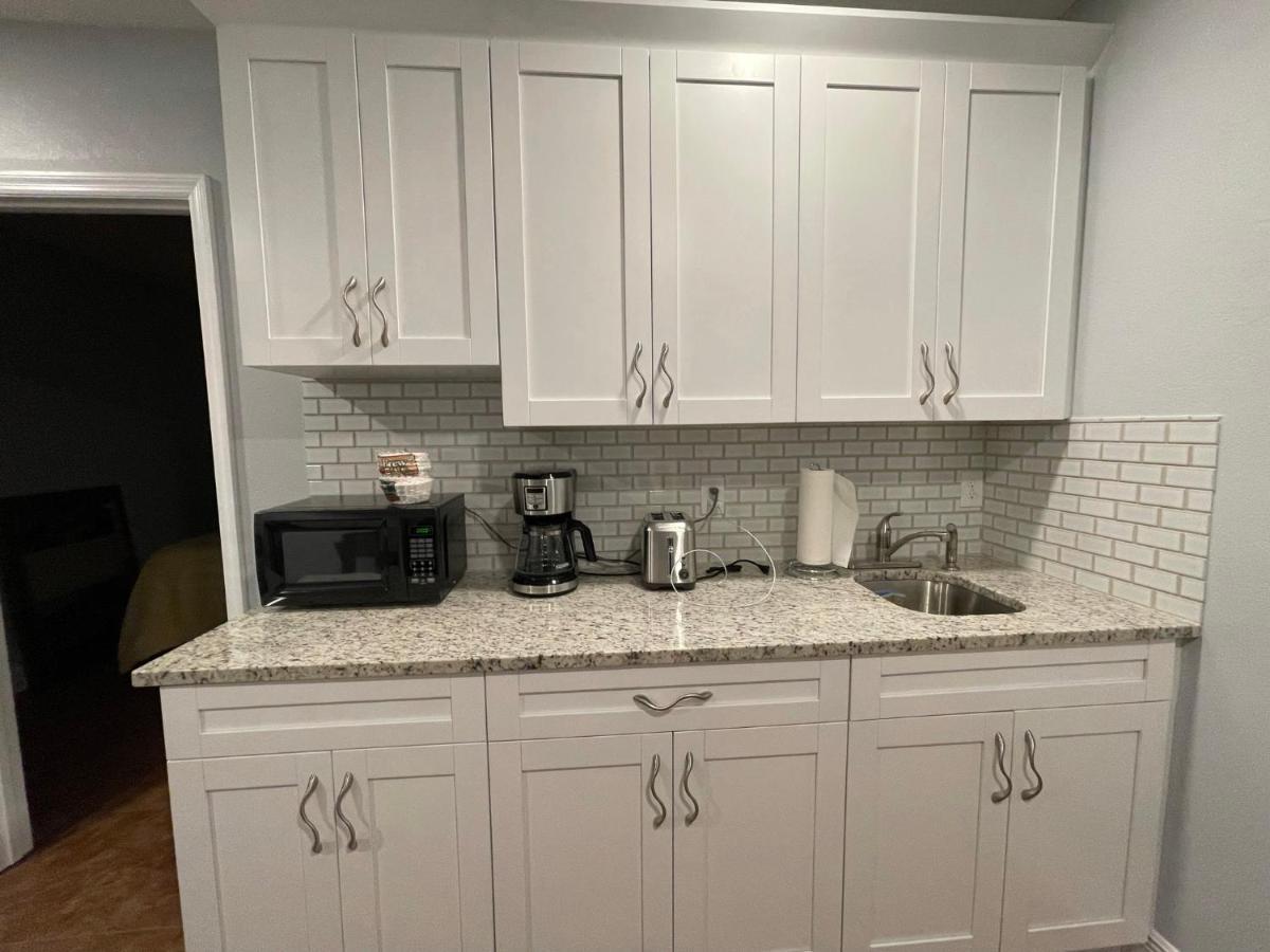 Twelve Oaks Modern Independent Apartment Tampa Eksteriør bilde